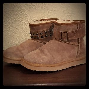 Cloud Nine Sheepskin and Leather Boots